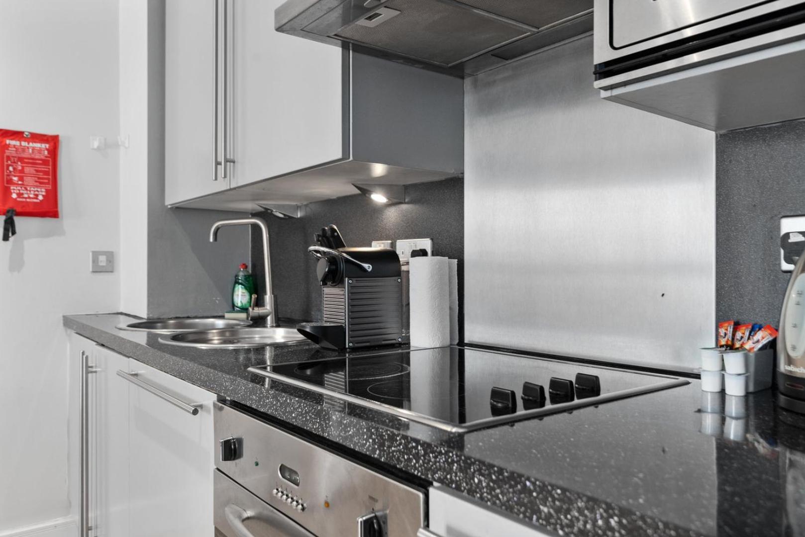 Апартаменты Guestready - City Escape In Tower Hill Лондон Экстерьер фото
